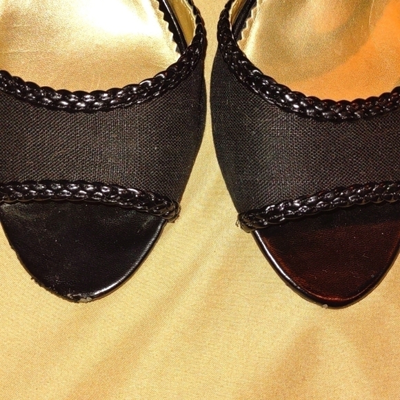 Tahari "Lima" Black Sandals Size 9 1/2 - Picture 3 of 10